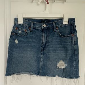Gap Denim Size 4 Distressed Skirt
